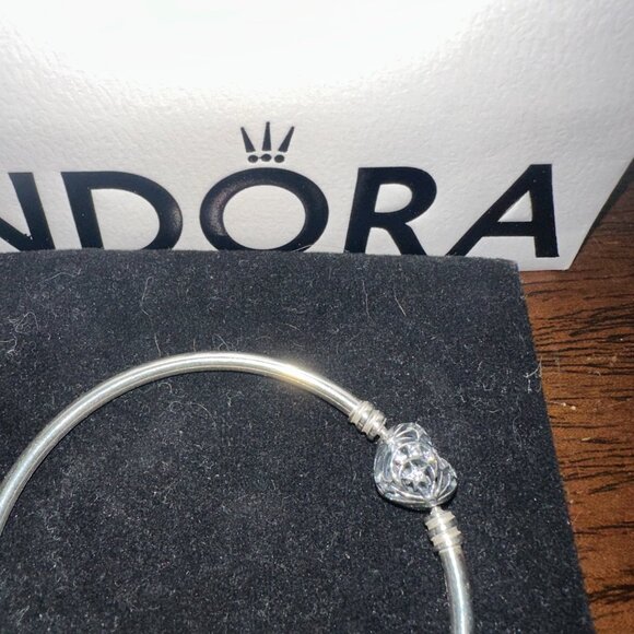 Celestial Heart Clasp Bangle - Picture 3 of 3